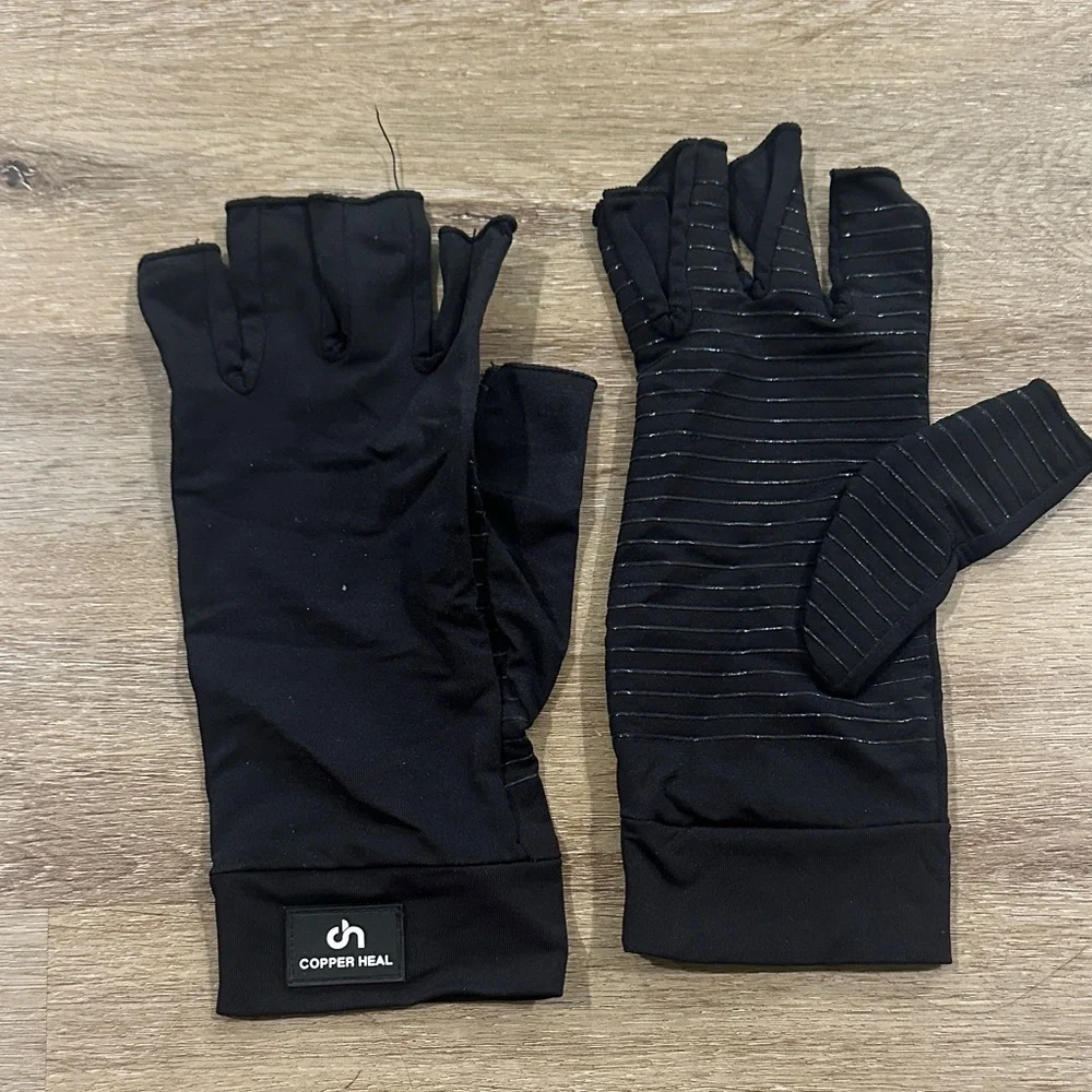 Copper Heal Black Fingerless Gloves - for biking - with grips - medium